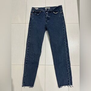 LEVI’s Wedgie Icon Fit Raw Hem Jeans (black & blue)